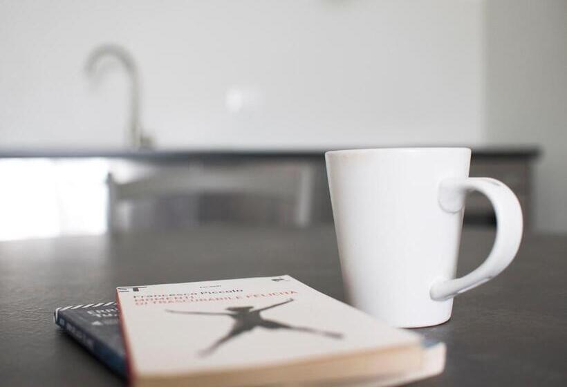 דירת חדר, Palazzo Melfi