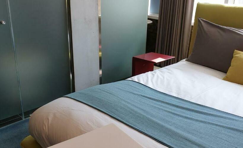 Büyük Çift Kişilik Yataklı Standart Oda, Cocomo