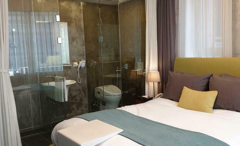 Büyük Çift Kişilik Yataklı Standart Oda, Cocomo