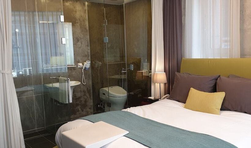 Büyük Çift Kişilik Yataklı Standart Oda, Cocomo