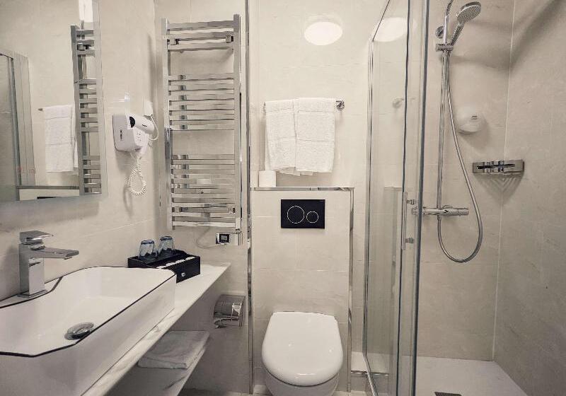 Büyük Çift Kişilik Yataklı Standart Oda, Cocomo