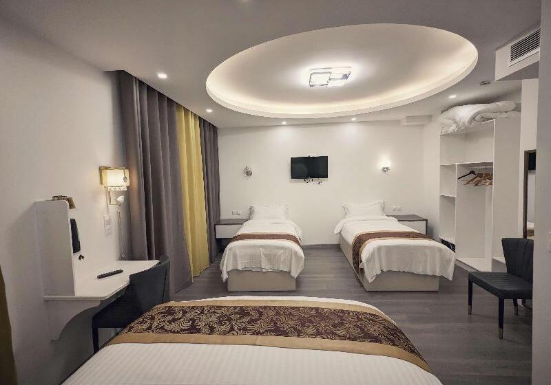 Büyük Çift Kişilik Yataklı Standart Oda, Cocomo