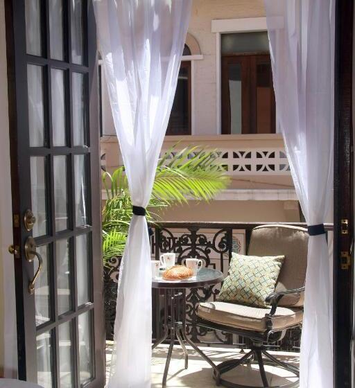 سوئیت پرزیدنت, Fortaleza Suites Old San Juan