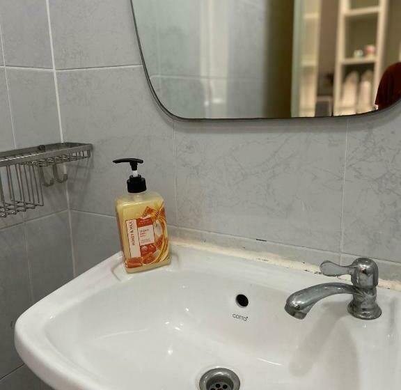 １ベッドルームアパートメント, Honghub Sakon