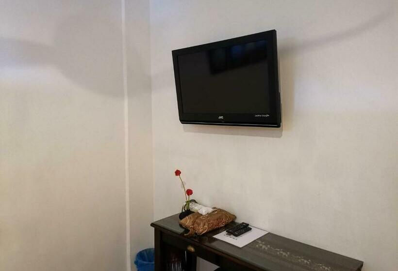 Habitació Estàndard, Lekiu House