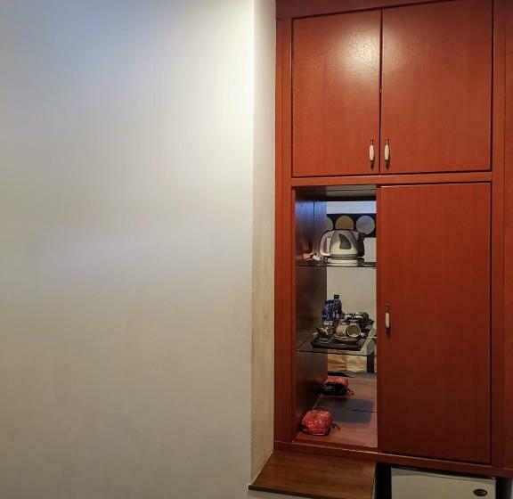 Habitació Estàndard, Lekiu House