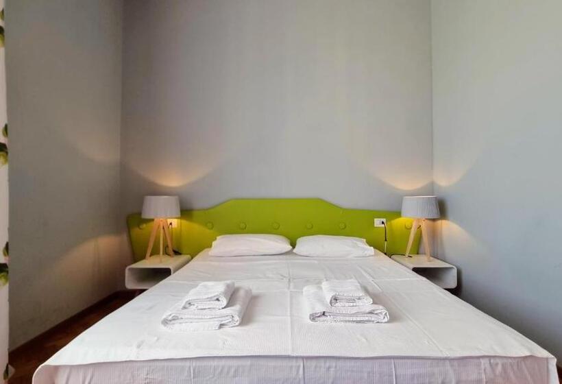 اتاق راحتی سه تخته, Locanda Al Volo Tor Bandena