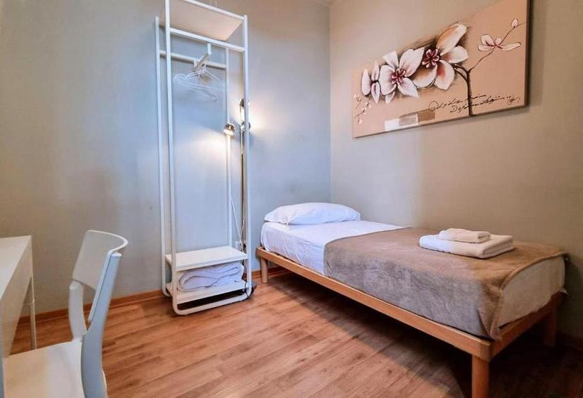 آپارتمان یک خوابه با دری مشترک که هال را جدا می کند., Locanda Al Volo Tor Bandena