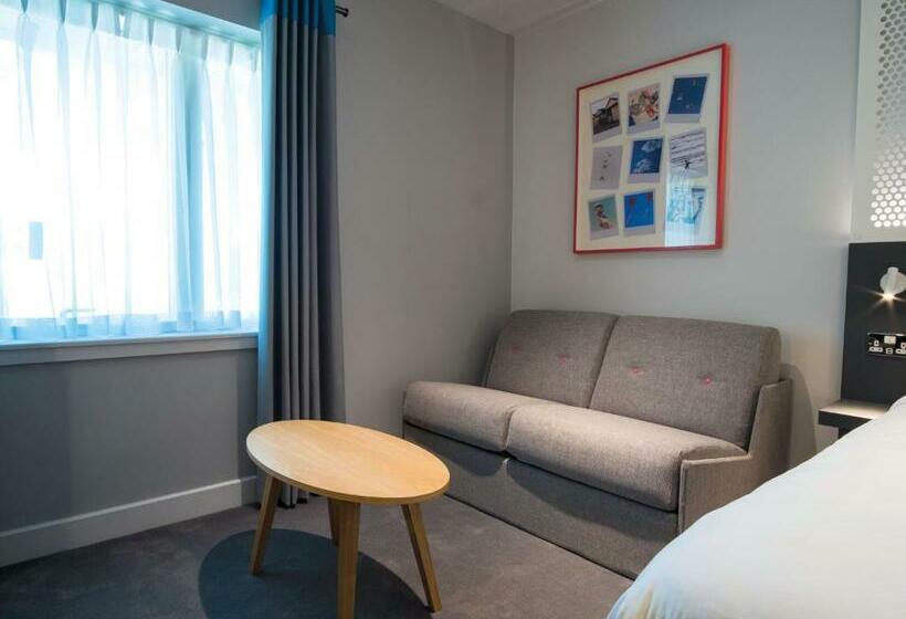 ファミリールーム, Lodge At Solent