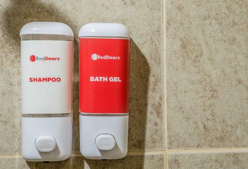 Номер Стандарт, Reddoorz Plus Near Rizal Junction