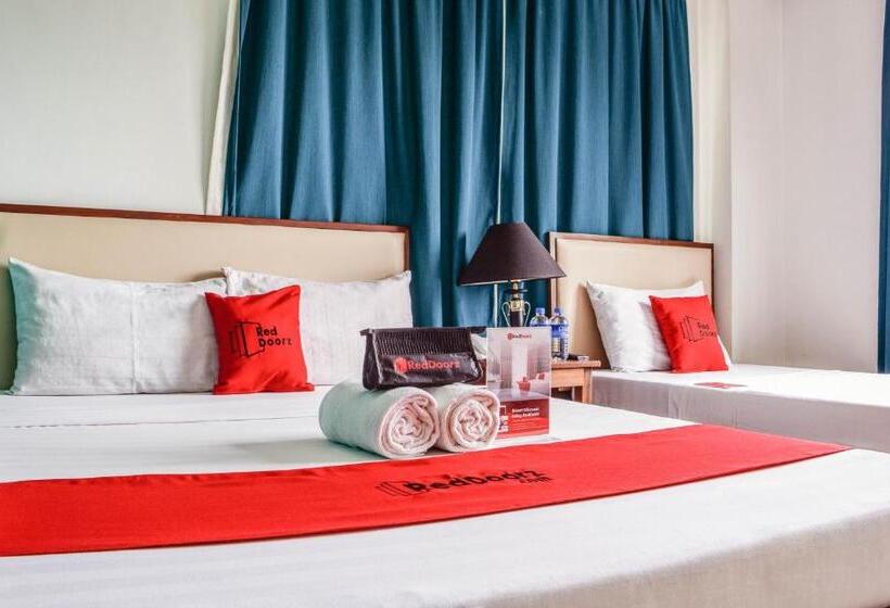 デラックスルーム, Reddoorz Plus Near Rizal Junction