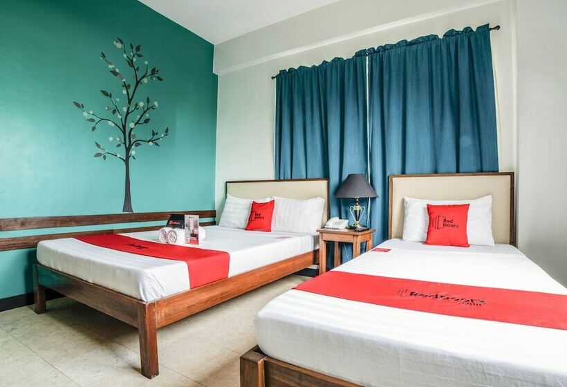 デラックスルーム, Reddoorz Plus Near Rizal Junction