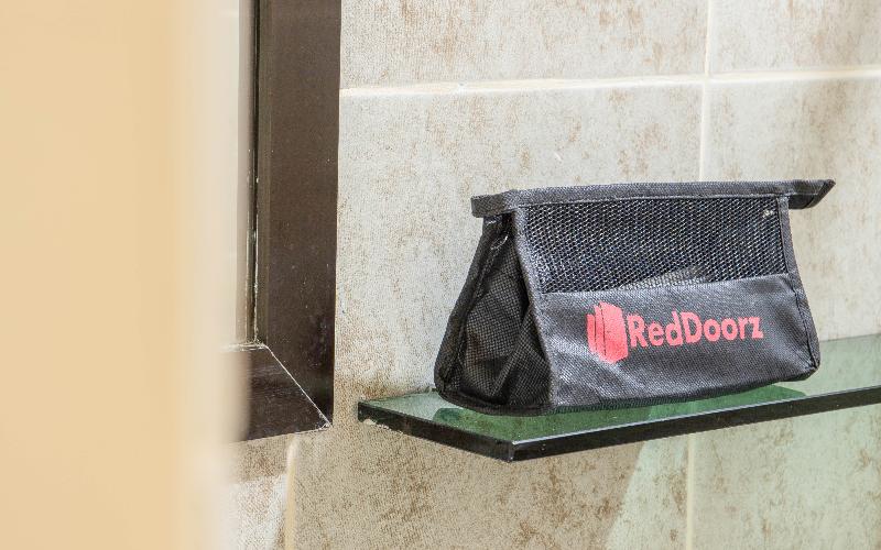 デラックスルーム, Reddoorz Plus Near Rizal Junction