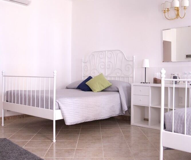 اتاق خانوادگی, 59 Steps Trevi