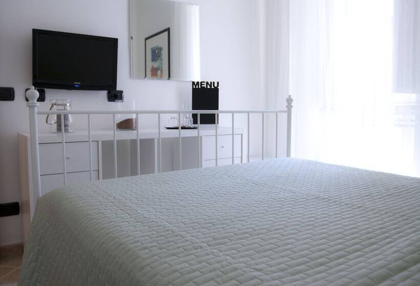 اتاق اکونومی, 59 Steps Trevi