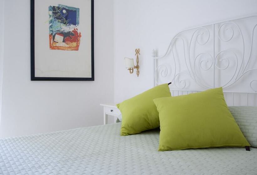 اتاق اکونومی, 59 Steps Trevi