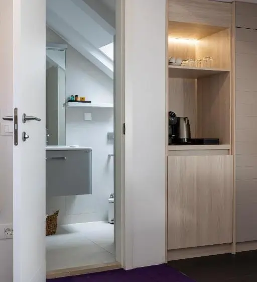 デラックスルーム, Apartments And Rooms Lejletul