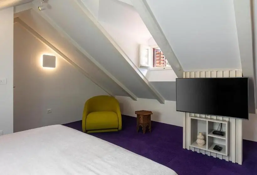 デラックスルーム, Apartments And Rooms Lejletul
