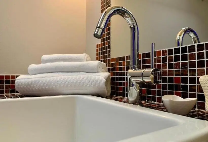 سوییت جونیور, Porta Ronca   B&b, Suites & Apts
