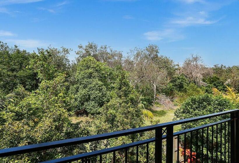 Апартаменты 1 Спальня с Балконом, Sea Breeze On Main Beach