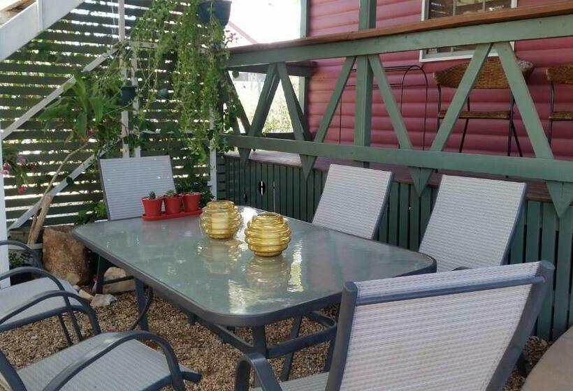 חדר סטנדרט נוף לגינה, Sonja S Bed And Breakfast