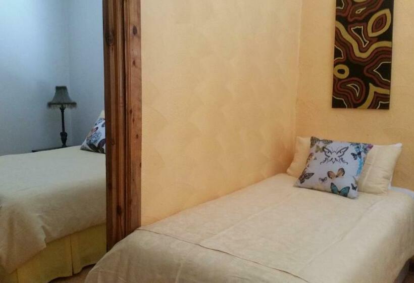 חדר משפחתי נוף לגינה, Sonja S Bed And Breakfast