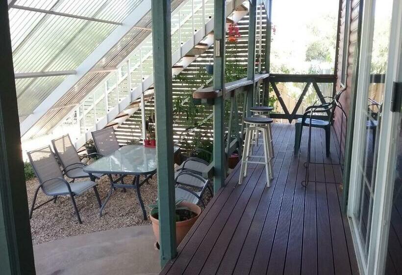 חדר סטנדרט נוף לגינה, Sonja S Bed And Breakfast