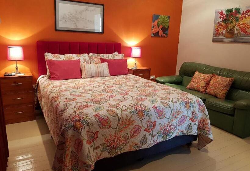 חדר סטנדרט נוף לגינה, Sonja S Bed And Breakfast