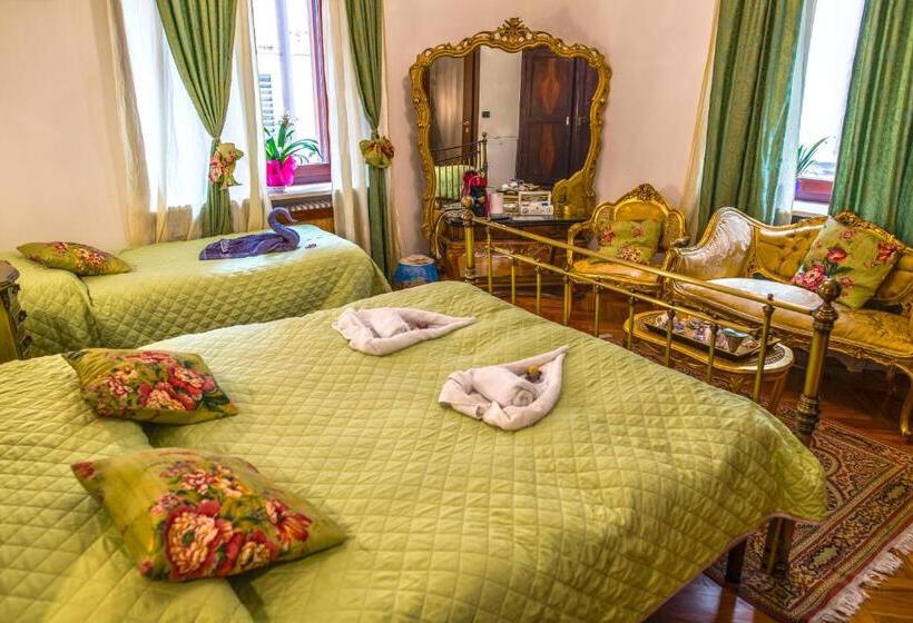 اتاق لوکس خانوادگی, Art&coffee