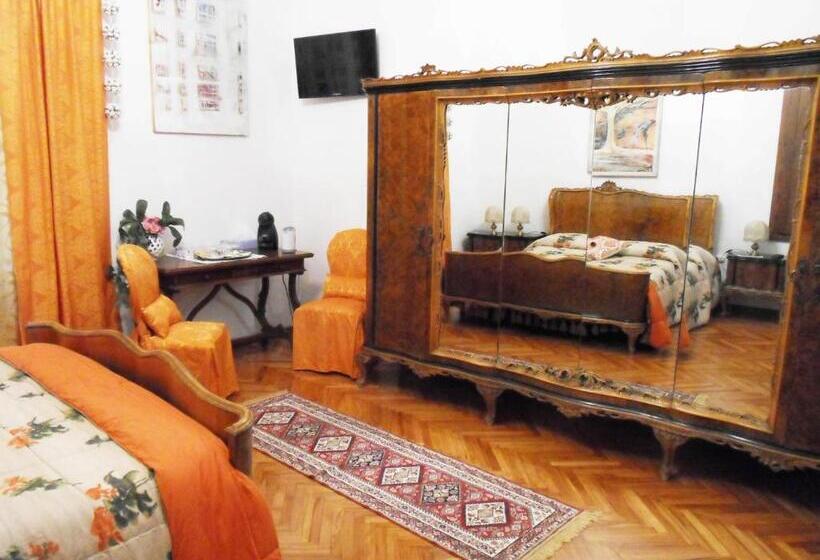 اتاق استاندارد با سرویس بهداشتی مشترک, Art&coffee