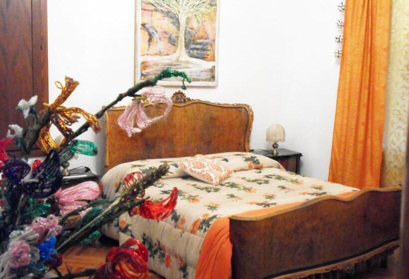 اتاق استاندارد با سرویس بهداشتی مشترک, Art&coffee