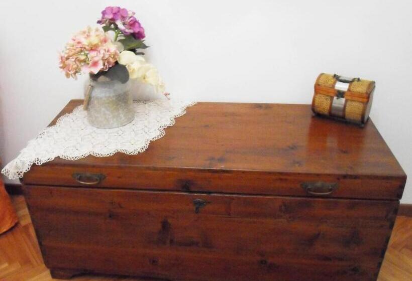 اتاق استاندارد با سرویس بهداشتی مشترک, Art&coffee