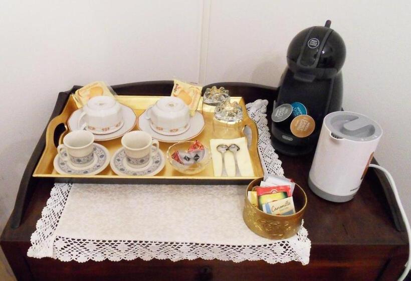 اتاق استاندارد با سرویس بهداشتی مشترک, Art&coffee