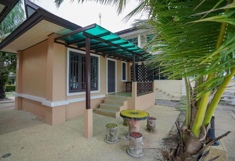 بنجلو قياسى مطل على البحر, Baan Faa Talaychan Resort