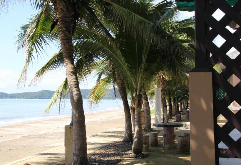 بنجلو قياسى مطل على البحر, Baan Faa Talaychan Resort