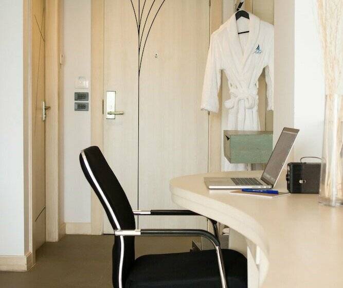 اتاق سوپریور, Blue Boat Hotel Jc