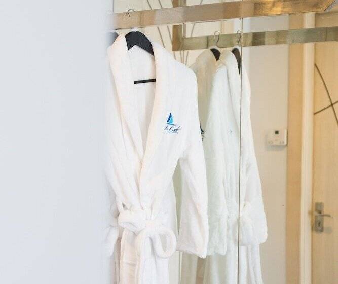 스위트, Blue Boat Hotel Jc