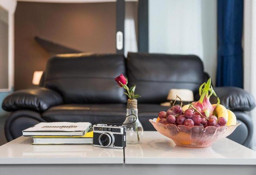 سوییت, Blue Boat Hotel Jc