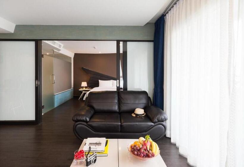 سوییت, Blue Boat Hotel Jc