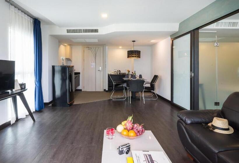 سوییت, Blue Boat Hotel Jc