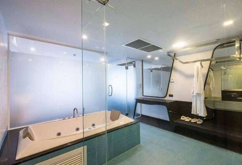 سوییت, Blue Boat Hotel Jc