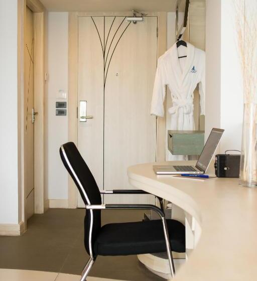 اتاق سوپریور, Blue Boat Hotel Jc