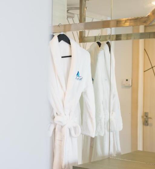 اتاق لوکس با بالکن, Blue Boat Hotel Jc