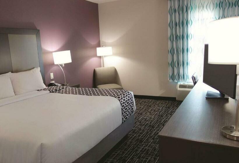 스탠다드 룸 킹사이즈 침대, La Quinta By Wyndham Pampa