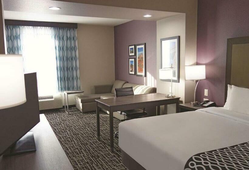 이그제큐티브 룸 킹사이즈 침대, La Quinta By Wyndham Pampa