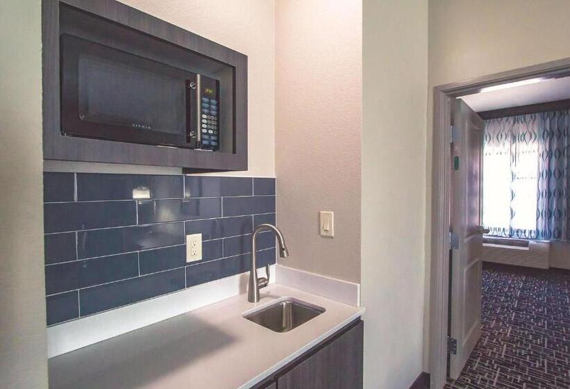 Family Suite, La Quinta By Wyndham Pampa