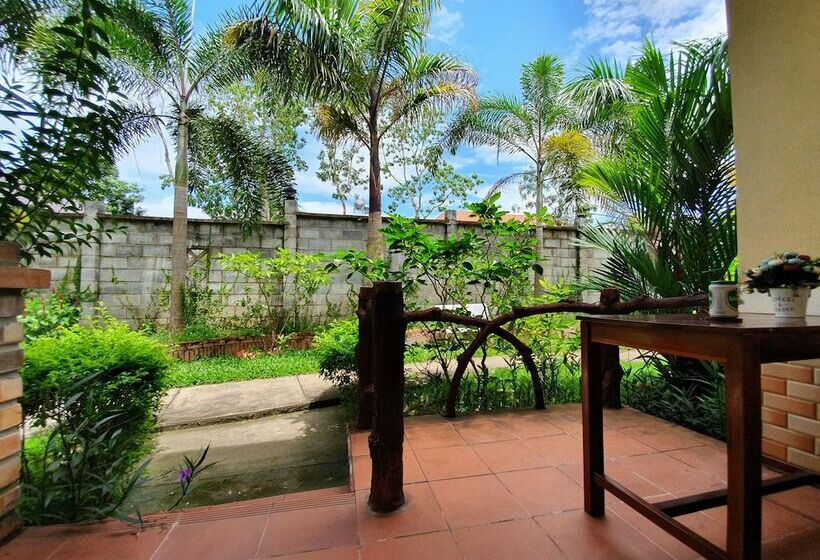 اتاق لوکس, Mayfair Valley