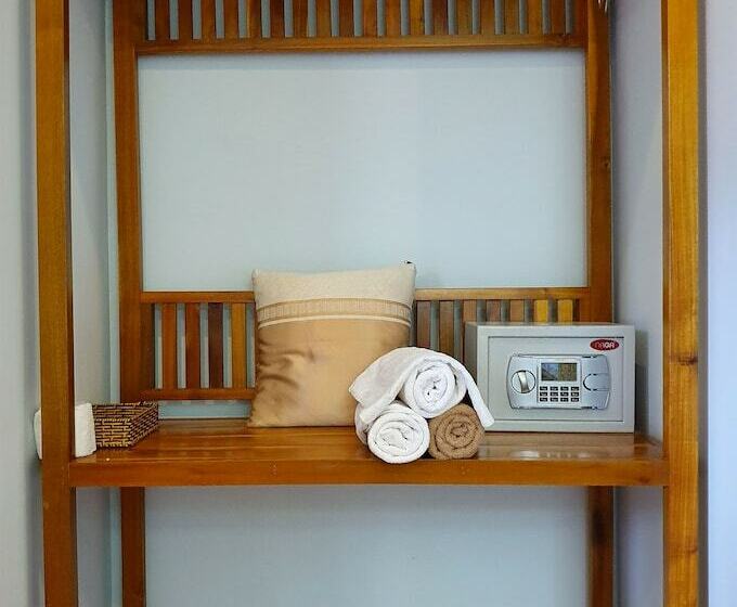 اتاق لوکس, Mayfair Valley