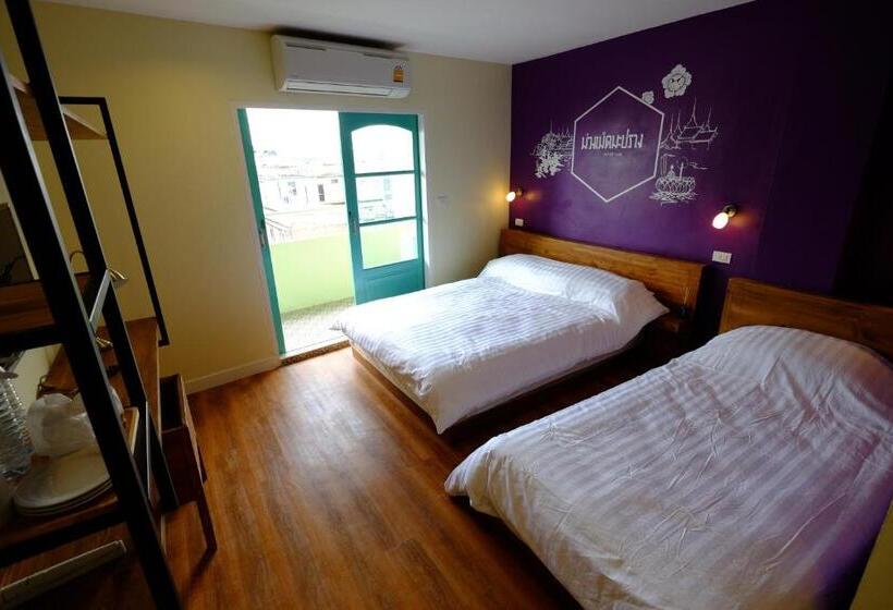 اتاق لوکس سه تخته, Siri Poshtel Bangkok