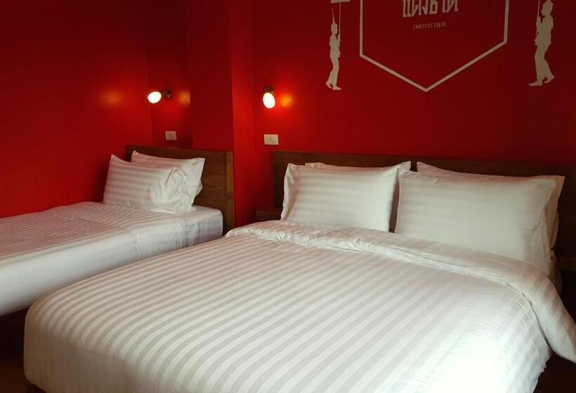 اتاق لوکس سه تخته, Siri Poshtel Bangkok